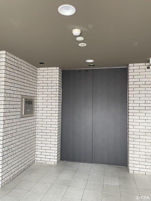 エントランス部分 スリーアイランド今宿