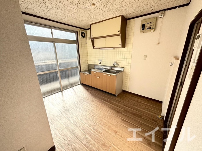 居室 第一名山ビル