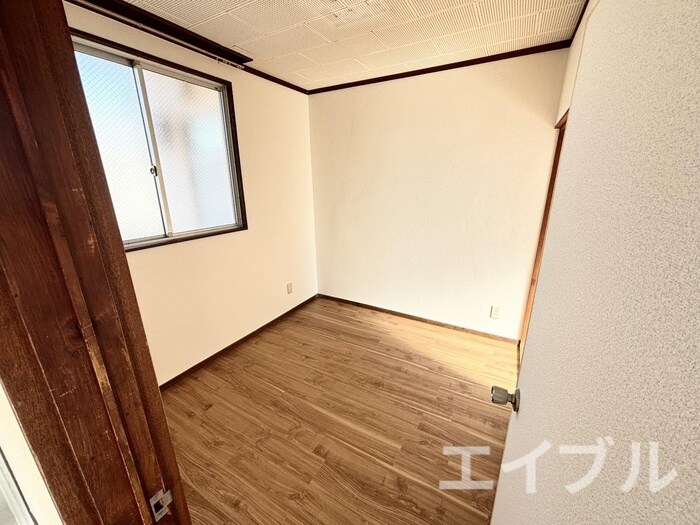 居室 第一名山ビル