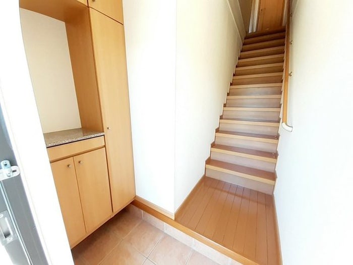 玄関 ユニメゾン葛原Ｂ