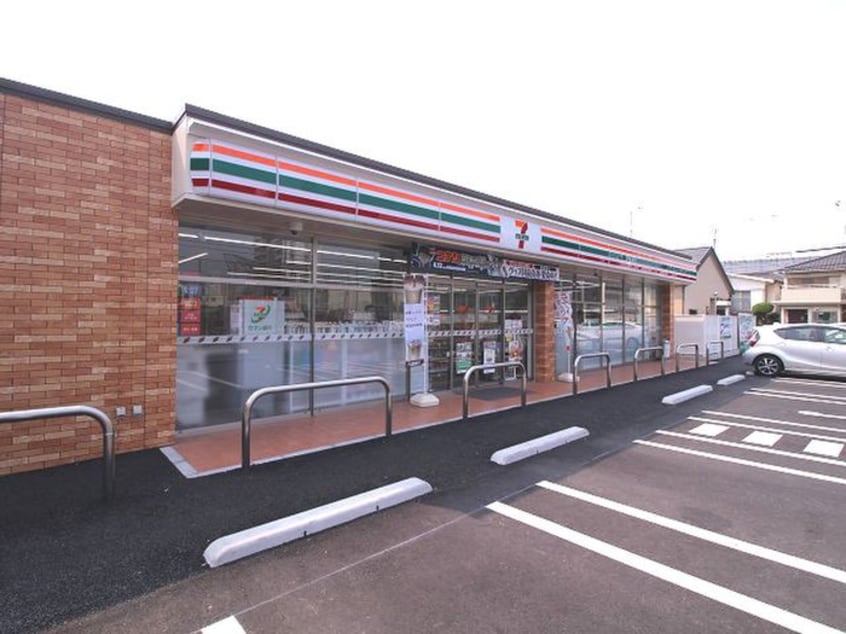 セブンイレブン小倉貴船町店(コンビニ)まで17m Ｅｌｌｉｎａ貴船Ⅲ