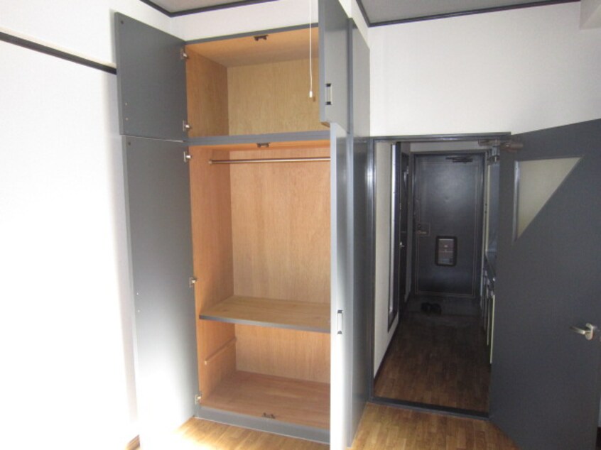 収納 ロイヤルアベニュ－