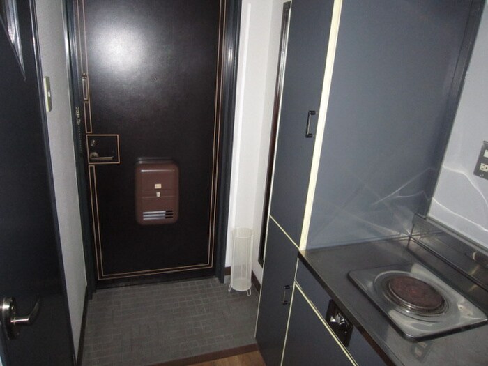 玄関 ロイヤルアベニュ－