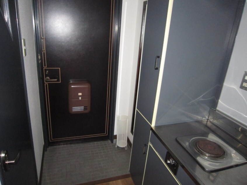 玄関 ロイヤルアベニュ－