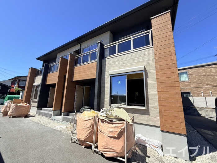 建築中