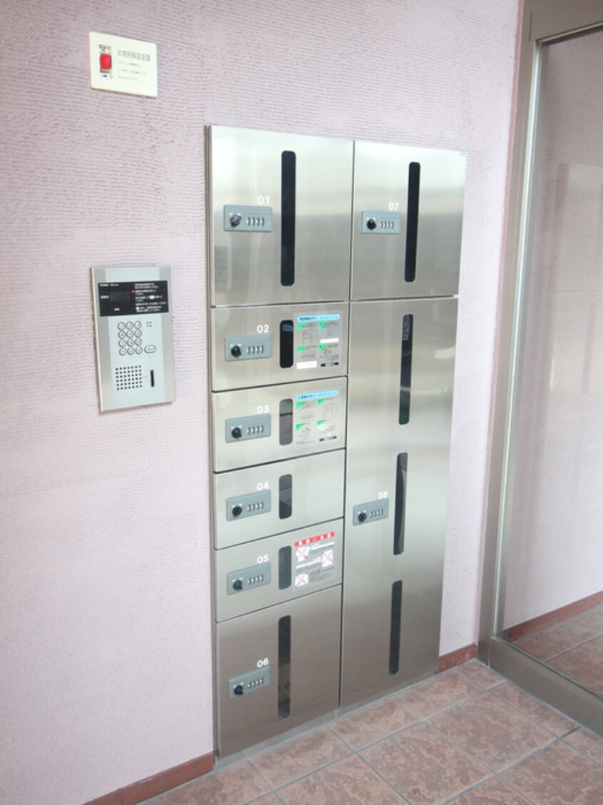 エントランス部分 アルカ－ノ