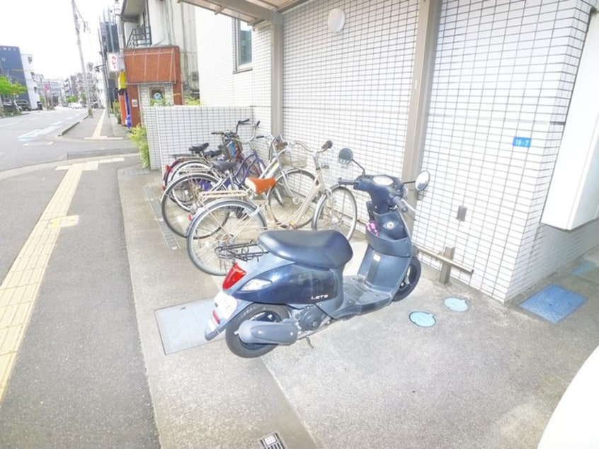 駐輪場 クラウンステージ