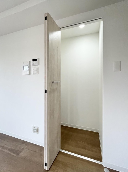 収納 ヴィッラ　アプリーレ 西新南