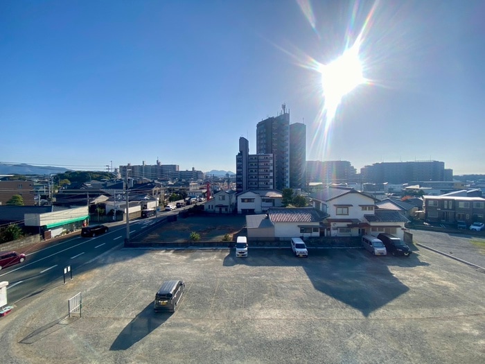 室内からの展望 ｺﾝﾀﾞｸﾄﾚｼﾞﾃﾞﾝｽHANAMINOSATO