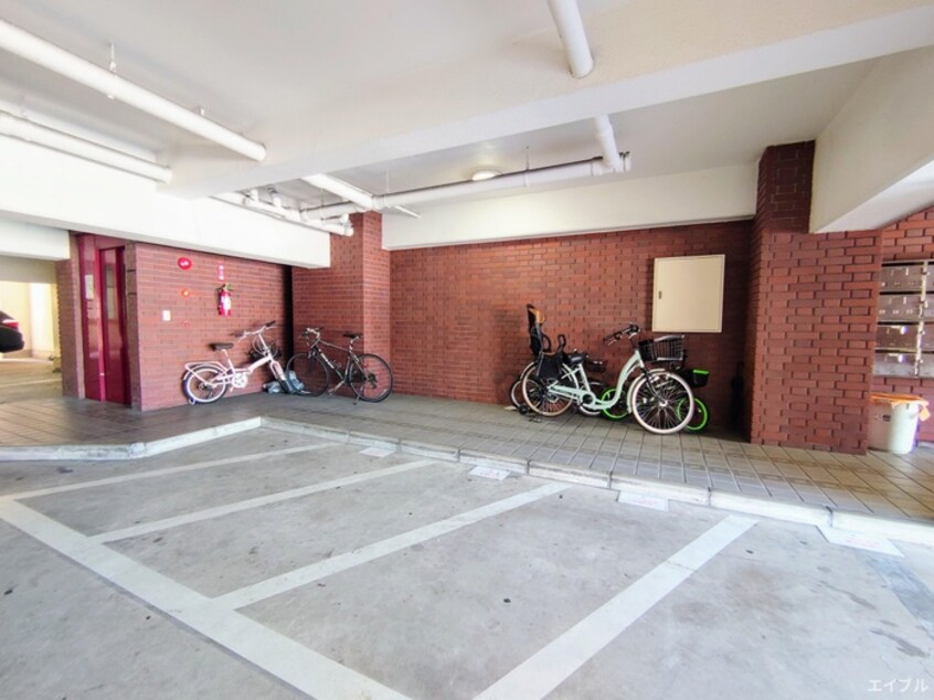 バイク置き場 サンシャイン１０