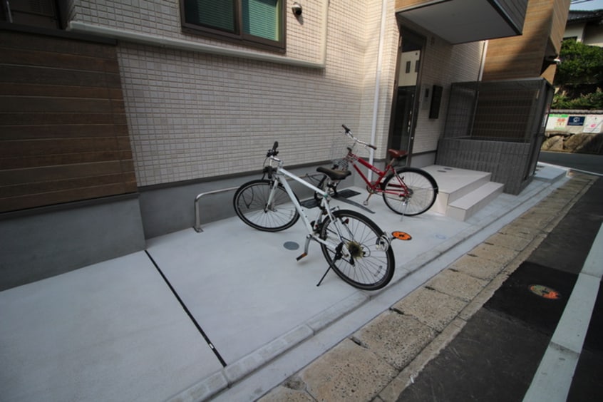 駐輪場 イルグランデ南福岡