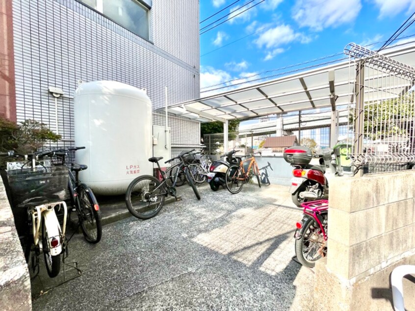 駐輪場 ギャラン春の町