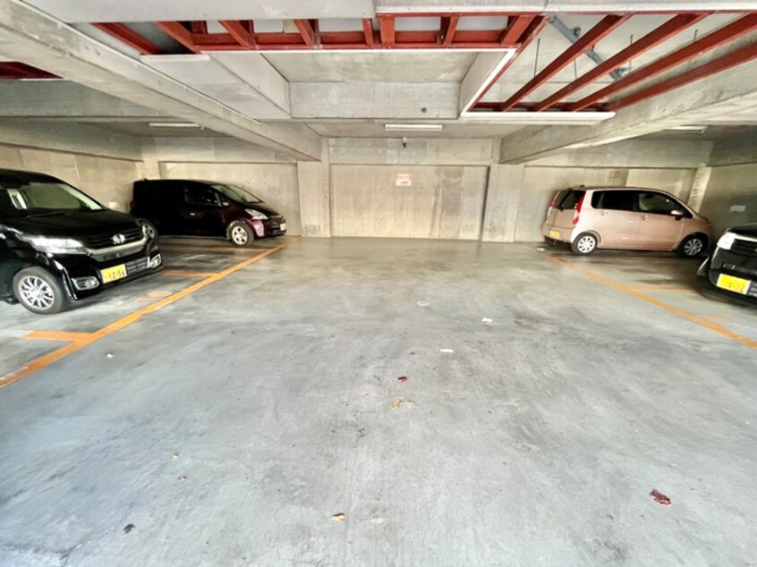 駐車場 ギャラン春の町