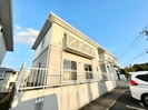 サラダ村Ｃ 棟の外観