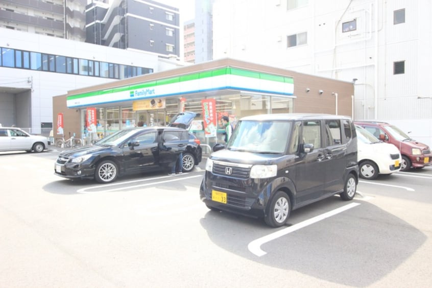 ファミリーマート博多南五丁目店(コンビニ)まで350m ﾏｷｼﾑ博多駅南