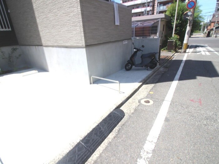 バイク置き場 ｿｱﾗｽｶｲ九工大前