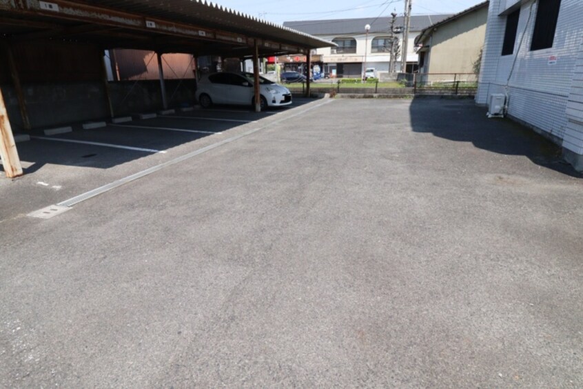 駐車場 アーベイン川津