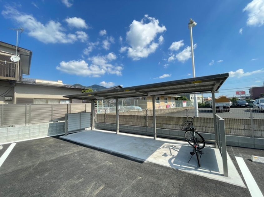 駐輪場 KIRA　YAESU