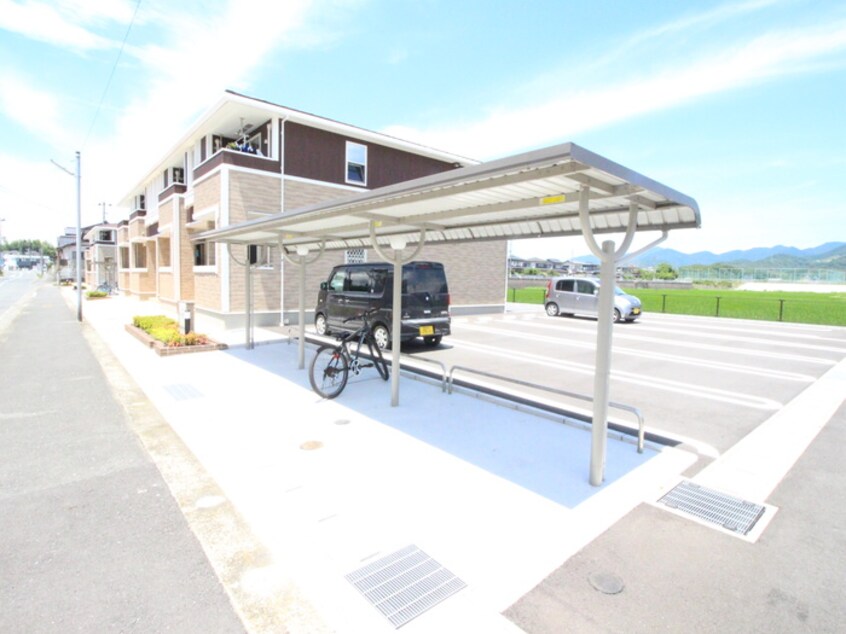 駐輪場 ブルックサイドレジデンスC