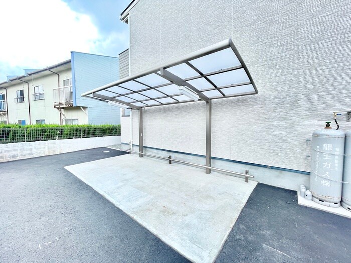 駐輪場 エミグランド感田