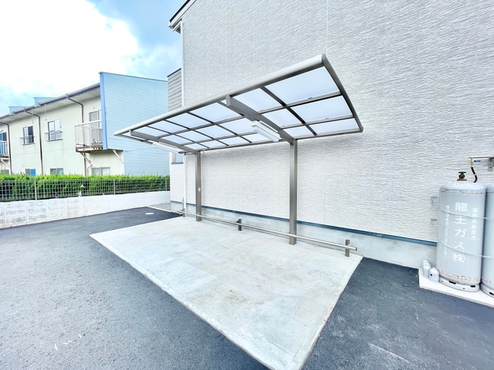 駐輪場 エミグランド感田