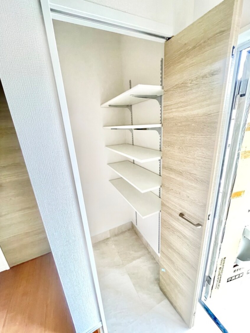 靴箱 エミグランド感田