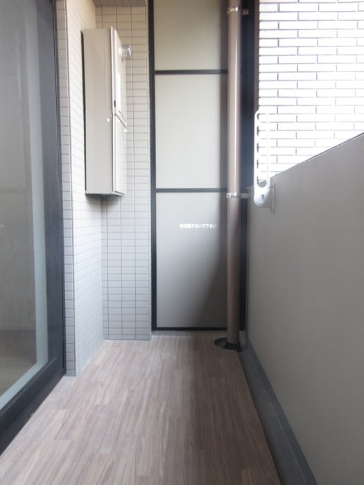 ベランダ・バルコニー ｴﾝｸﾚｽﾄﾍﾞｲｻｲﾄﾞ通り（207）