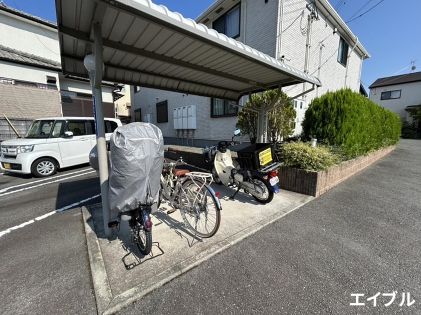 駐輪場 イリーデ八枝