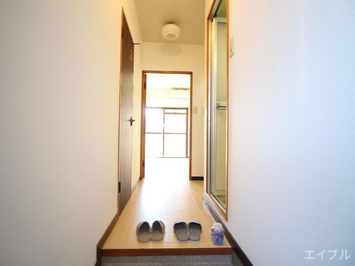 玄関 ヴィラージュ精華短大前