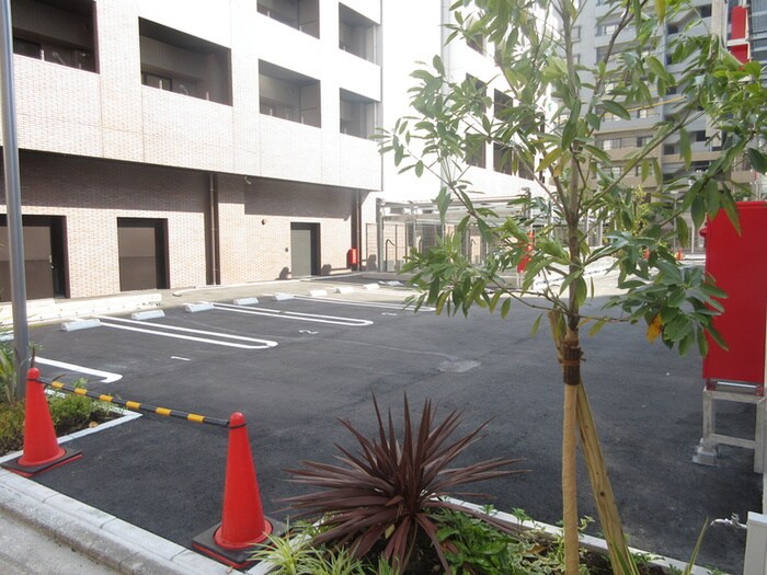 駐車場 ｴﾝｸﾚｽﾄﾍﾞｲｻｲﾄﾞ通り（221）