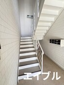 エントランス部分 ラ・ヴィエルジュ武