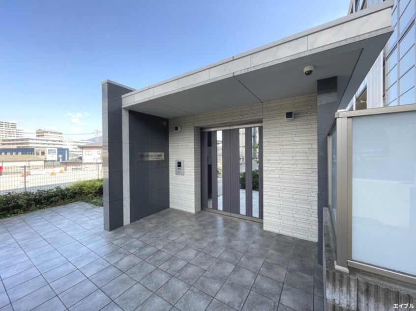 エントランス部分 クレストコート天拝