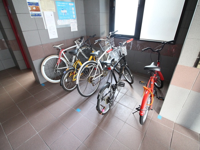 駐輪場 クレシア２７