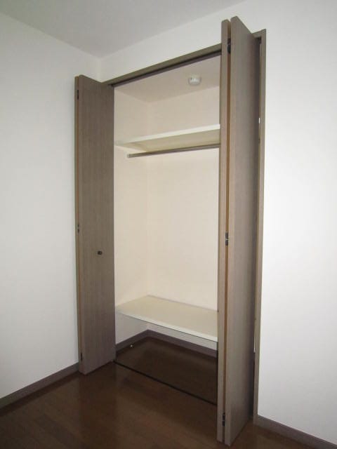 収納 クレシア２７