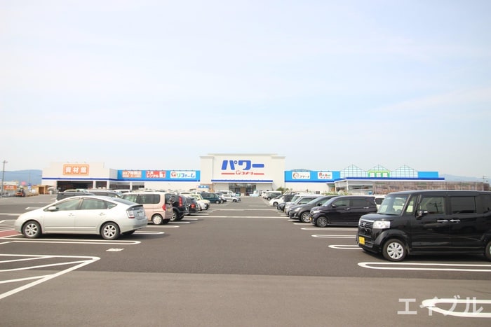 パワーコメリ(電気量販店/ホームセンター)まで4300m ル　タン　ヒロ