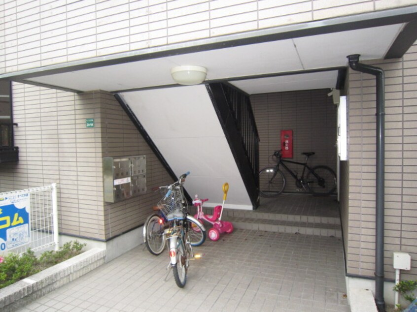 エントランス部分 コ－ポ三角Ⅱ