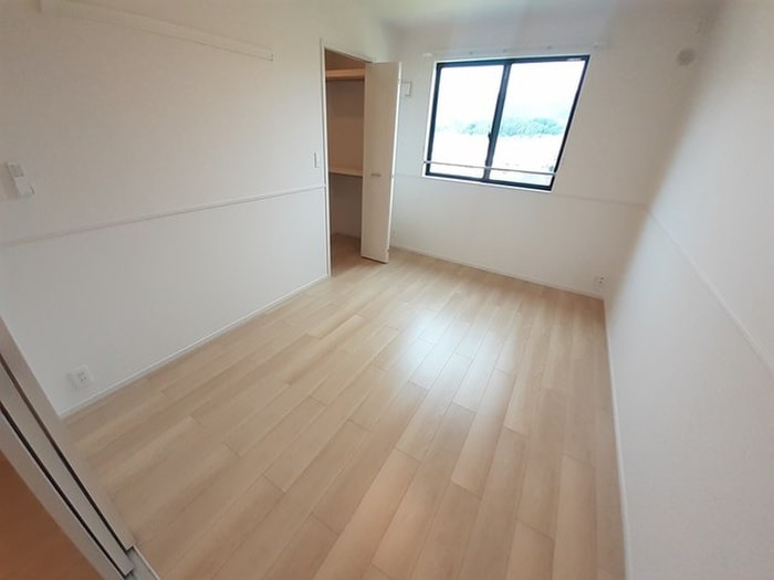 収納 メゾン・ド・コリーヌ　伊川