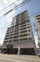 ニューサンリバー１３番館の外観