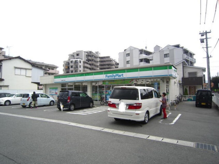ファミリーマート(コンビニ)まで240m サクラテラス春日