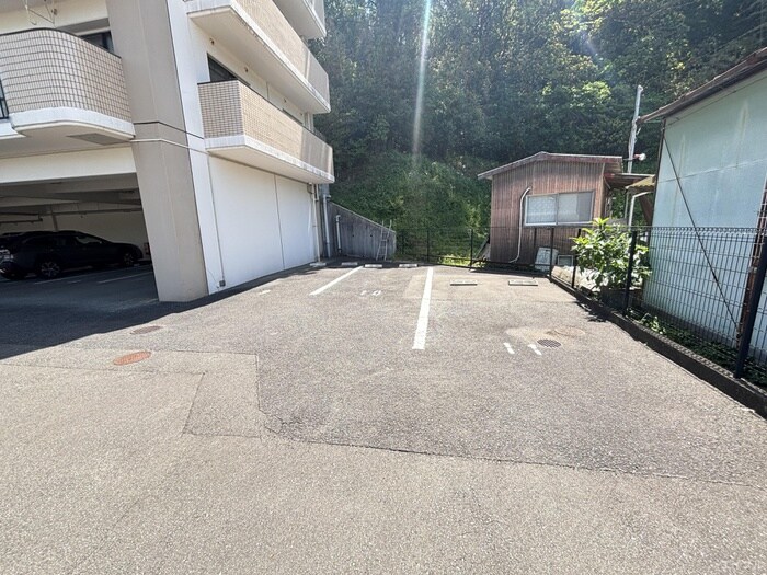 駐車場 ドミール光安