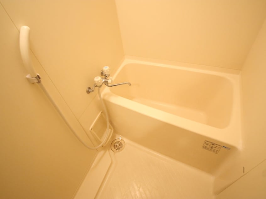 バス／シャワールーム等 クレタ県庁前