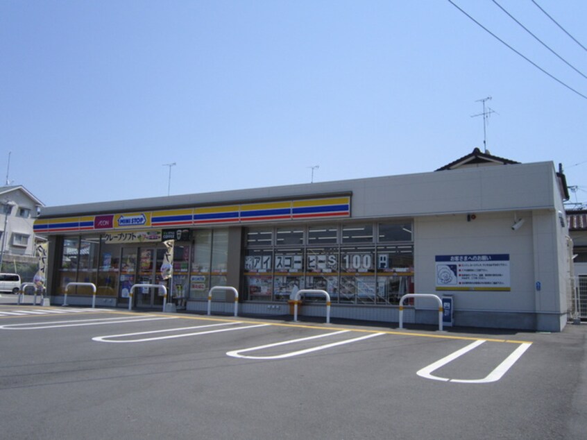 ミニストップ岡垣百合丘店(コンビニ)まで438m シティベール海老津