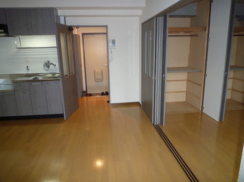 内観写真 ロイヤルセンタ－ＢＬＤ ８０