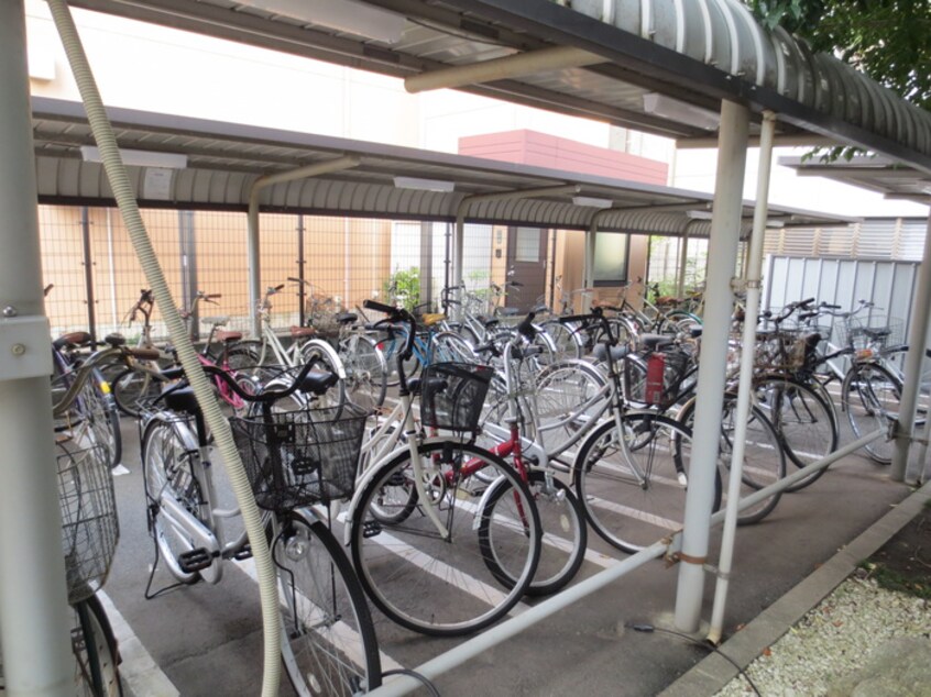 駐輪場 クラッセ博多駅南