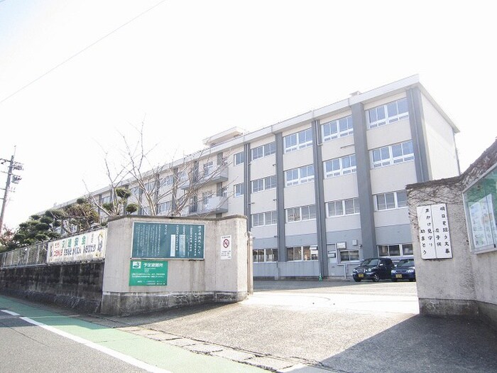 曽根東小学校(小学校)まで770m シャルムナガイＡ