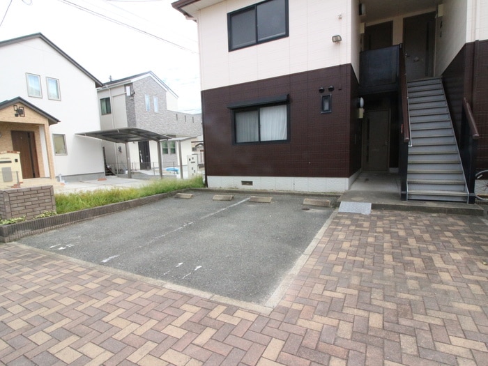 駐車場 メイプルタウンＣ