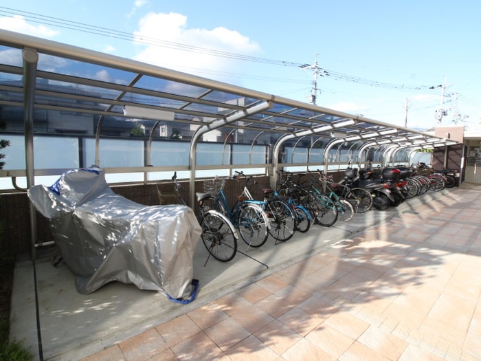 駐輪場 Felice Nagakuni