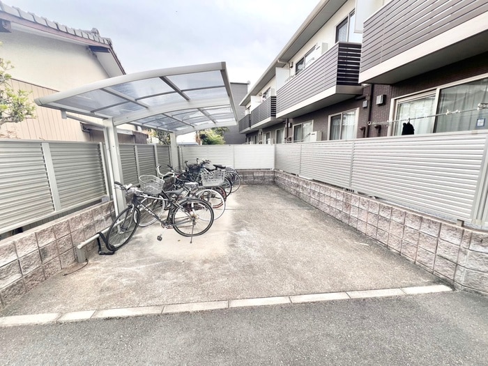 駐輪場 シャーメゾンウィステリア