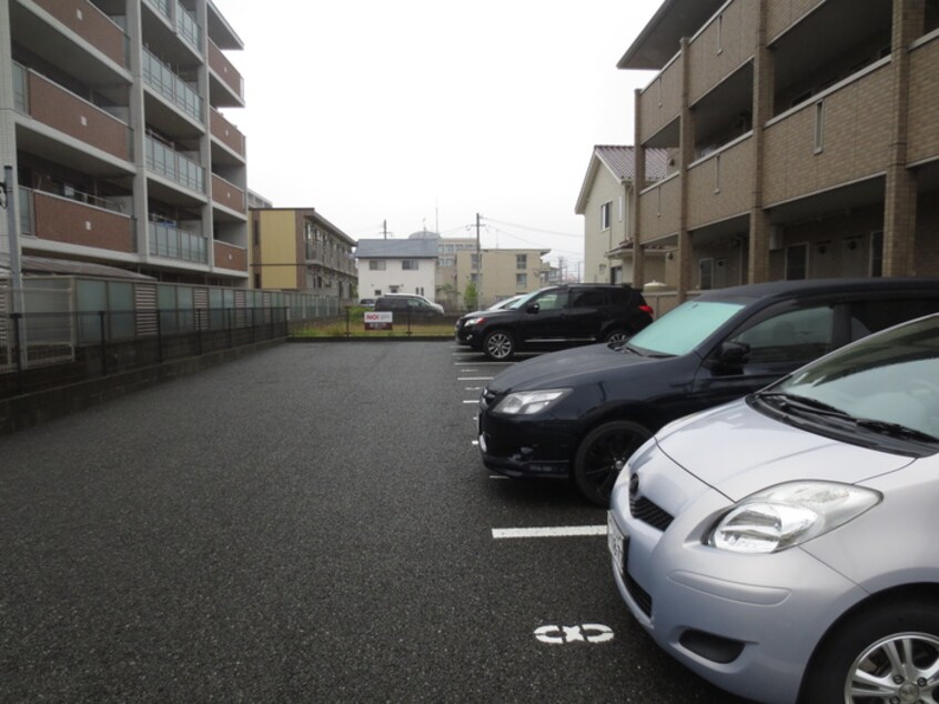 駐車場 ラ・ポルテ今宿