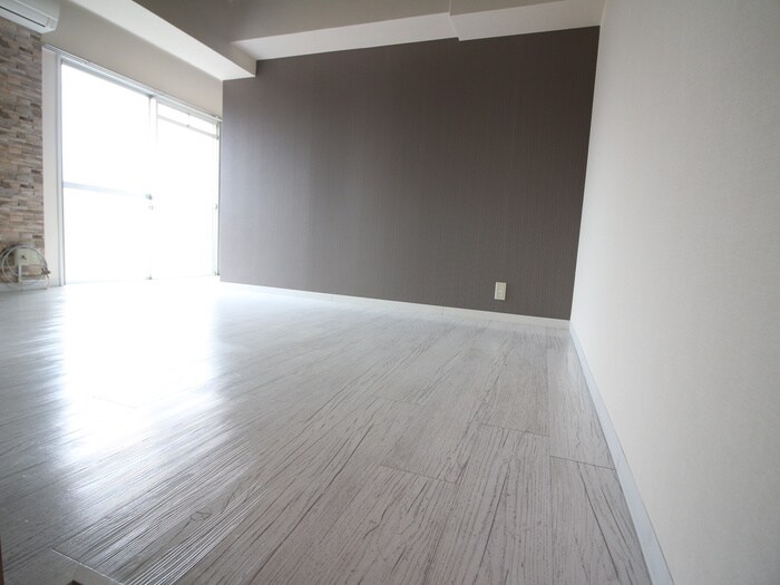 居室 エルモス西新